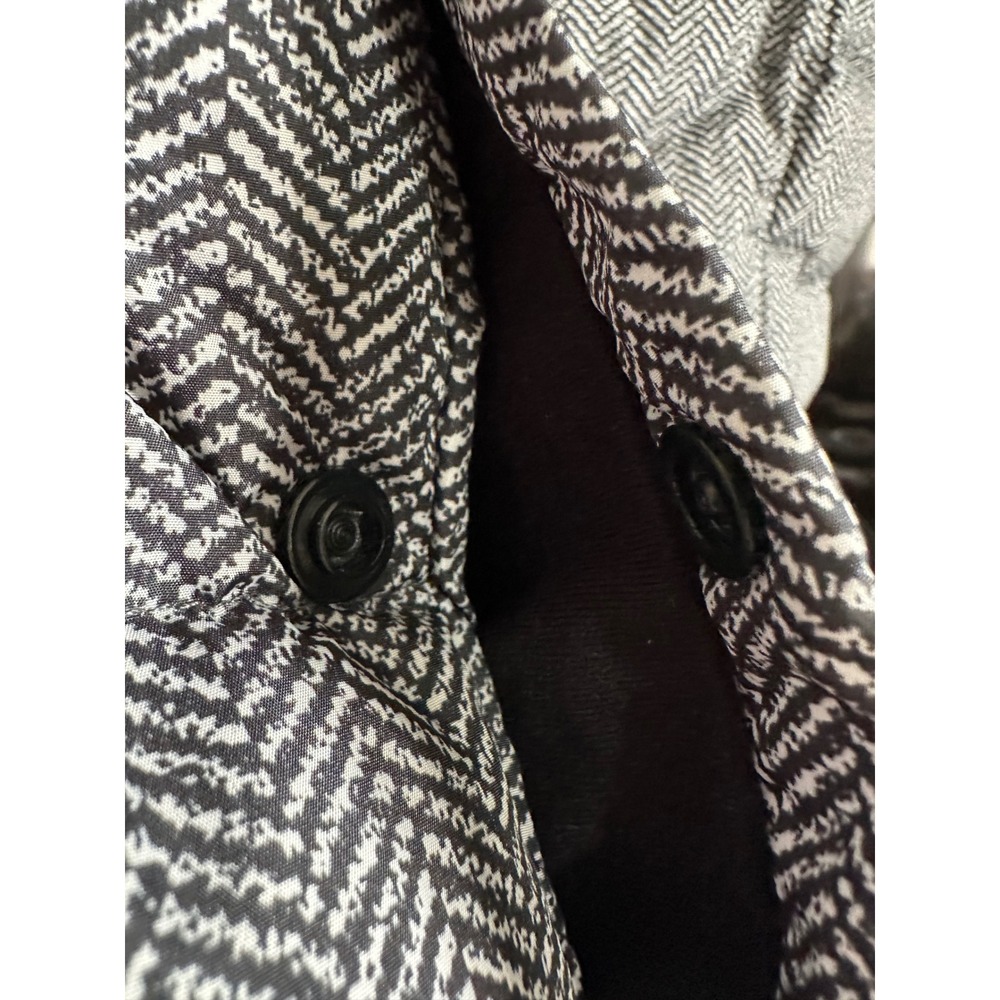 Lands End Womens Down Puffer Vest Black White Herringbone‎ Chevron M Outdoors - Picture 6 of 8